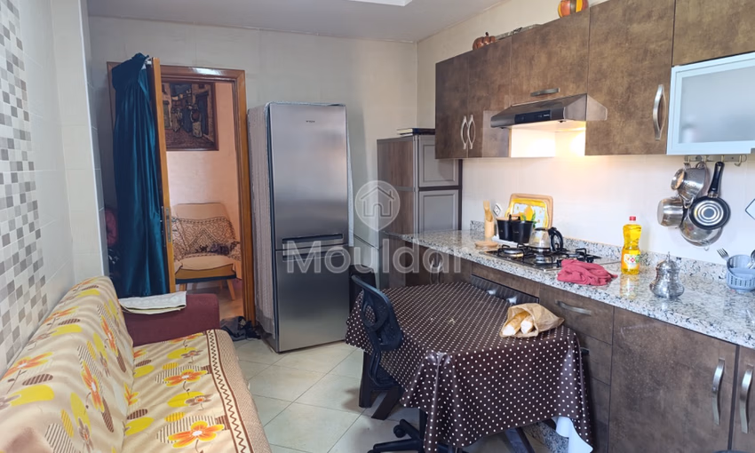 شقة للبيع مع موقف سيارات في الطابق الثاني