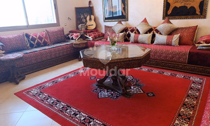 شقة للبيع مع موقف سيارات في الطابق الثاني