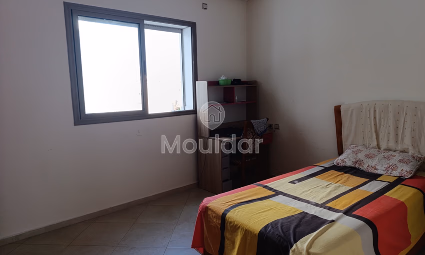 شقة للبيع مع موقف سيارات في الطابق الثاني