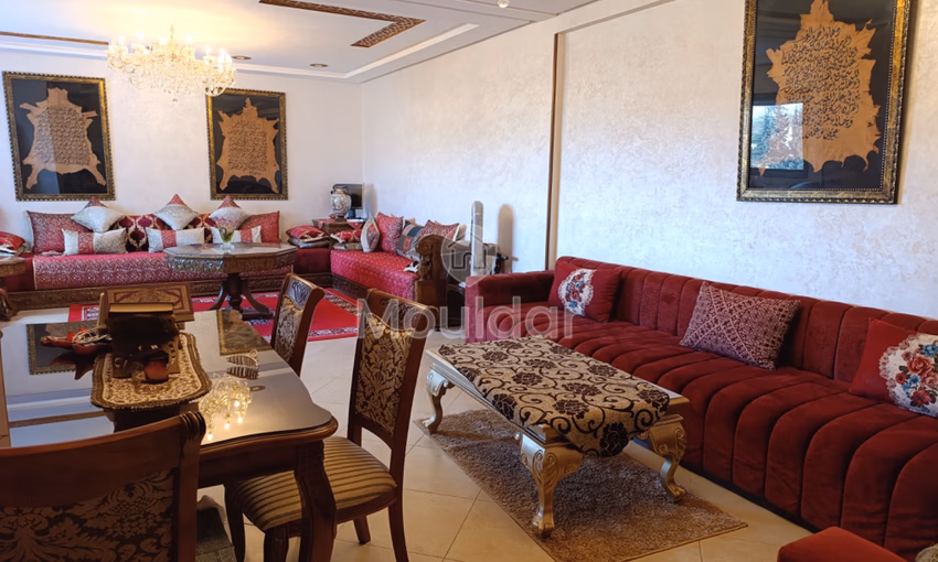 شقة للبيع مع موقف سيارات في الطابق الثاني