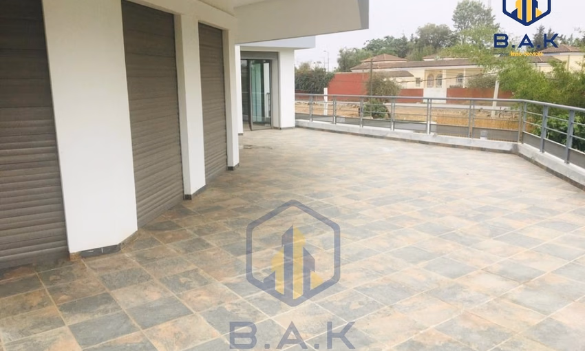 Villa for sale with terrace