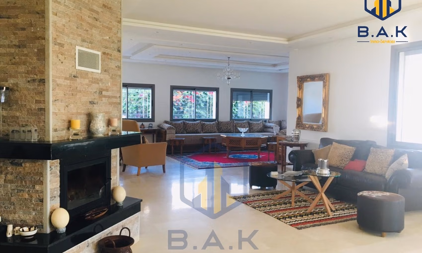 Villa for sale with terrace