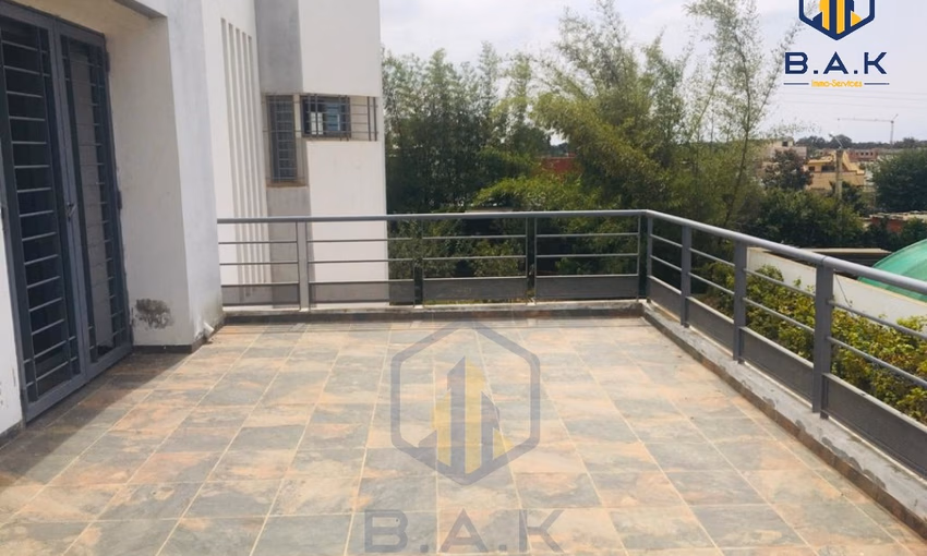 Villa for sale with terrace