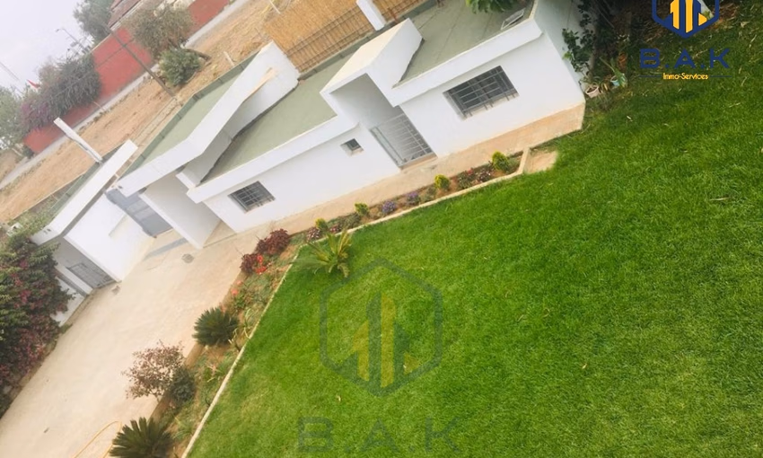 Villa for sale with terrace