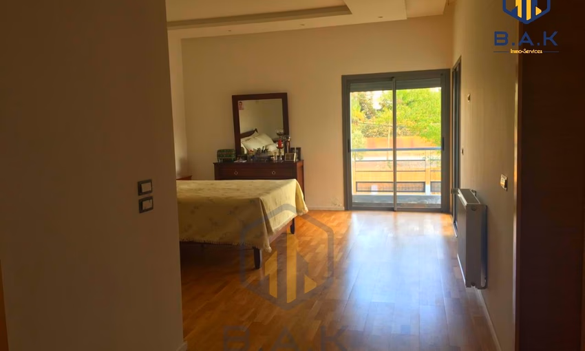 Villa for sale with terrace