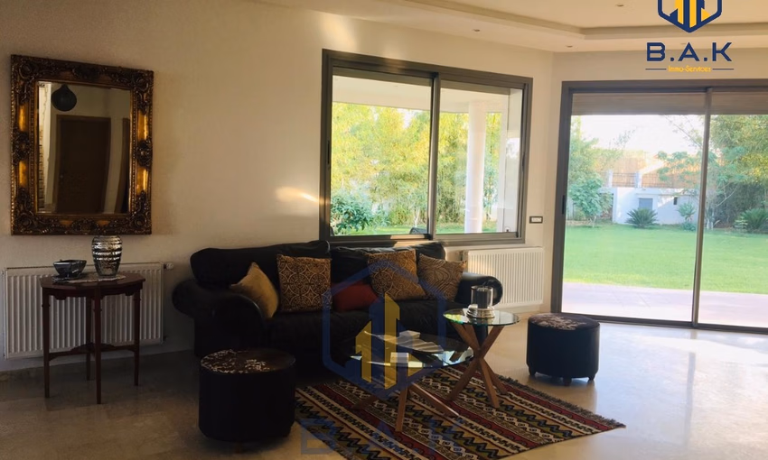 Villa for sale with terrace