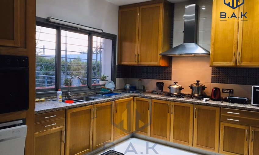 Villa for sale with terrace