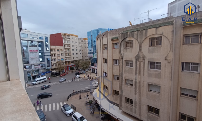 شقة للإيجار في الطابق الثالث