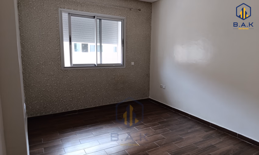 شقة للإيجار في الطابق الثالث