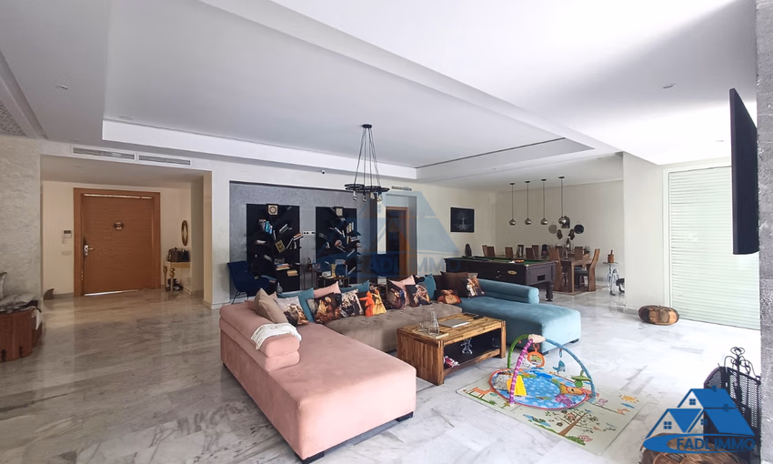 فيلا للبيع مع مسبح فيلا للبيع مع مسبح