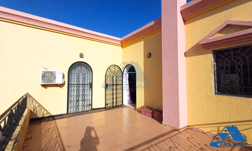 Villa à vendre avec terrasse