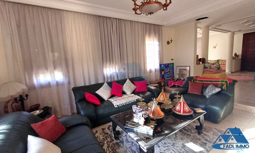 Villa for sale with terrace - view 4
