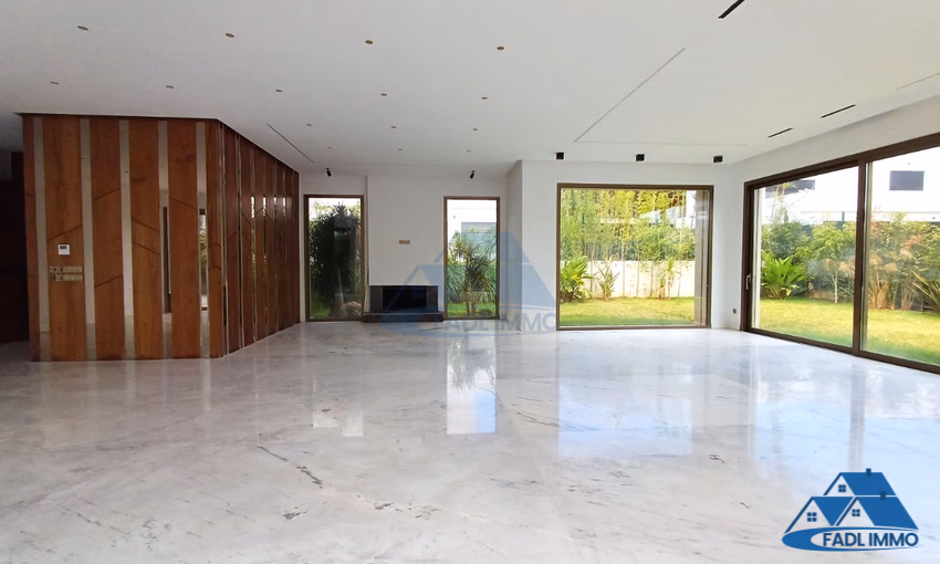 Villa for sale with swimming pool