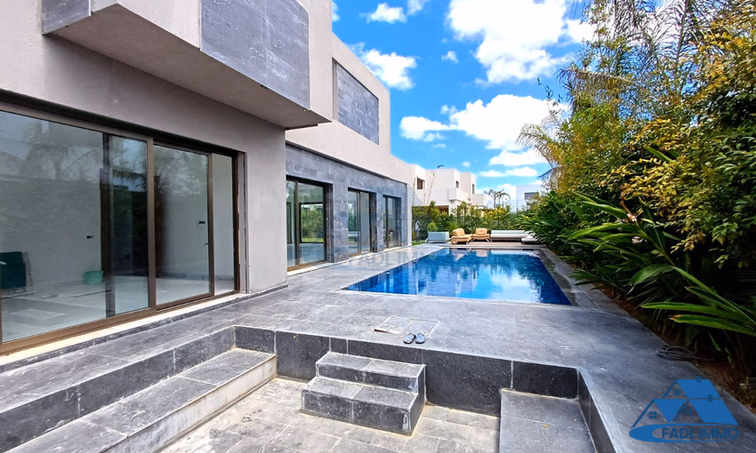 Villa for sale with swimming pool