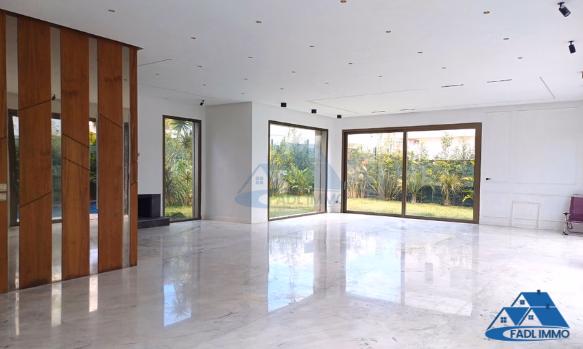 Villa for sale with swimming pool