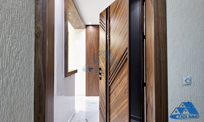 شقة للبيع مع تراس في الطابق الأول شقة للبيع مع تراس في الطابق الأول