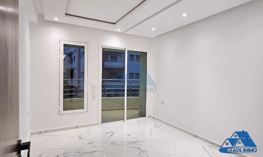 شقة للبيع مع تراس في الطابق الأول شقة للبيع مع تراس في الطابق الأول