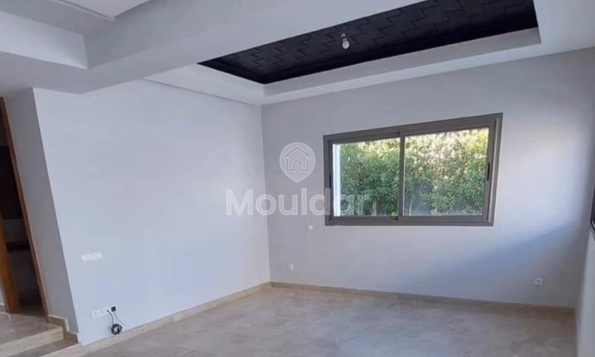 Villa à louer - 3 chambres, 2 étages, 223 m² Villa à louer - 3 chambres, 2 étages, 223 m²