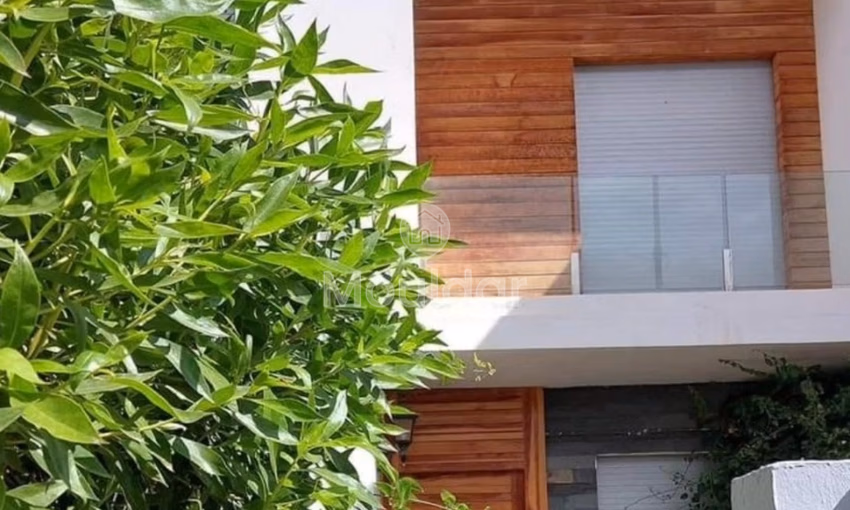 Villa à louer - 3 chambres, 2 étages, 223 m²