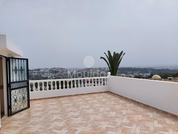 فيلا للإيجار مع تراس