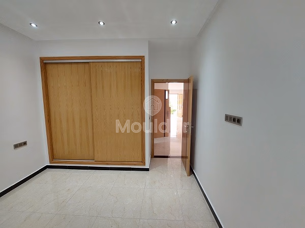 فيلا للإيجار مع تراس