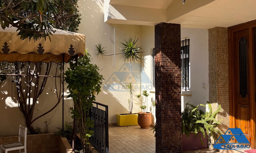 Villa en venta con terraza