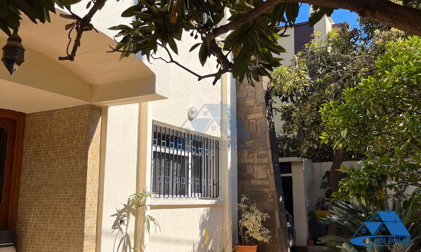Villa en venta con terraza