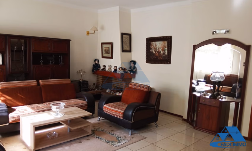 Villa en venta con terraza