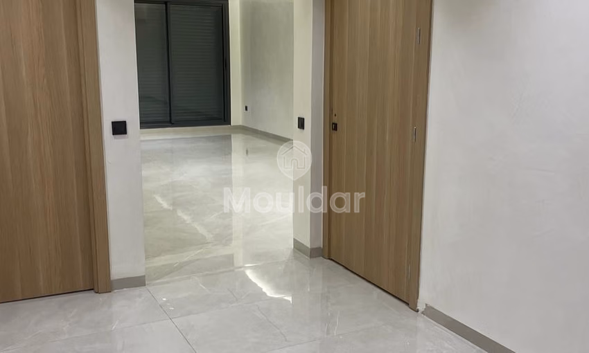 شقة جميلة غير مفروشة في الدار البيضاء شقة جميلة غير مفروشة في الدار البيضاء