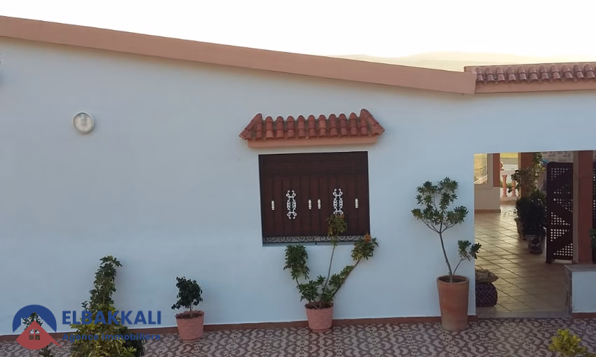 Villa for sale with swimming pool