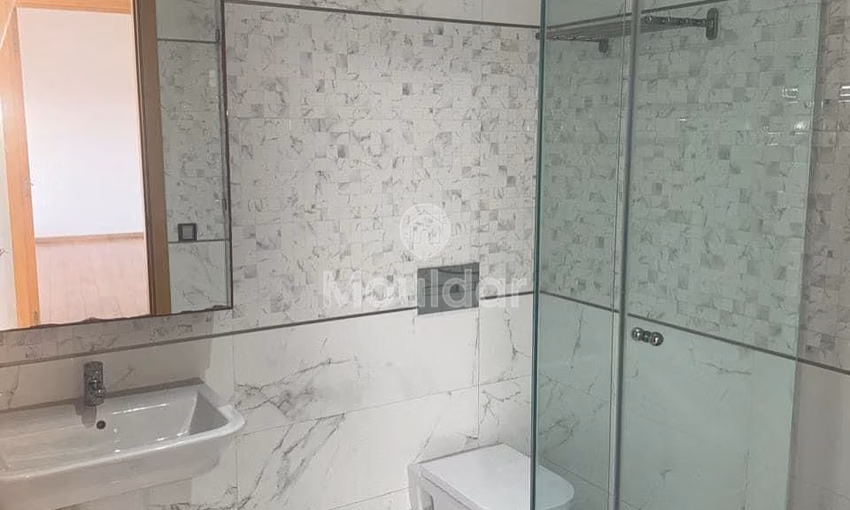 Villa spacieuse à louer à Dar Bouazza 