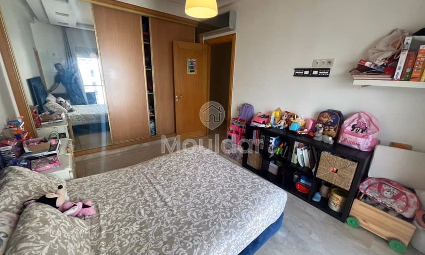 شقة للإيجار - 3 غرف نوم، 160م²، المعاريف، الدار البيضاء