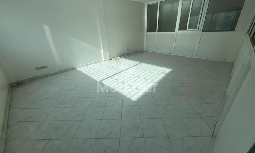 مكتب للبيع في الدار البيضاء، سيدي بليوت، 74م²