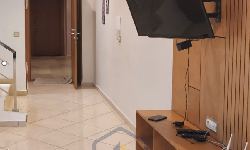 شقة للإيجار مع تراس في الطابق الأرضي