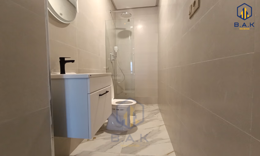 شقة جديدة للبيع مع شرفة في الطابق الثاني شقة جديدة للبيع مع شرفة في الطابق الثاني