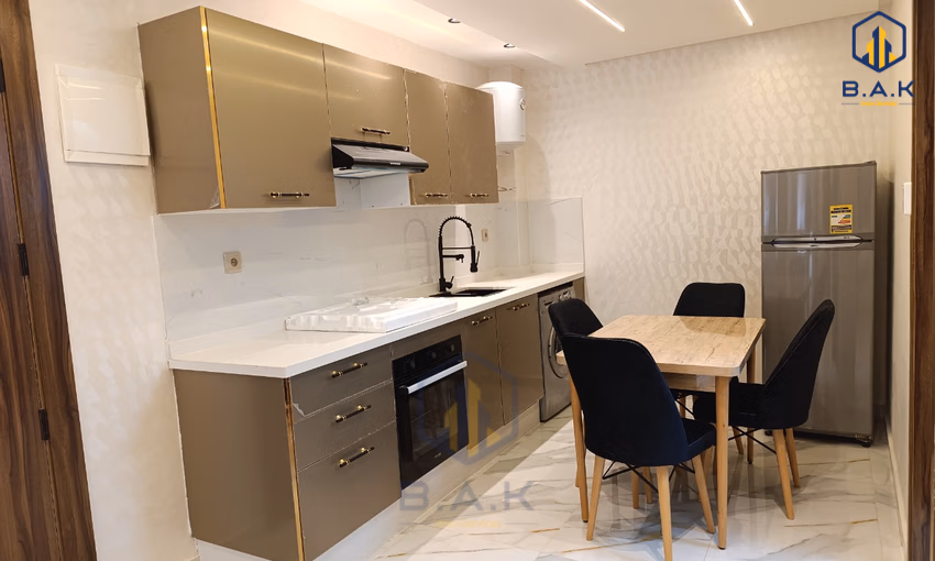 شقة جديدة للبيع مع شرفة في الطابق الثاني شقة جديدة للبيع مع شرفة في الطابق الثاني