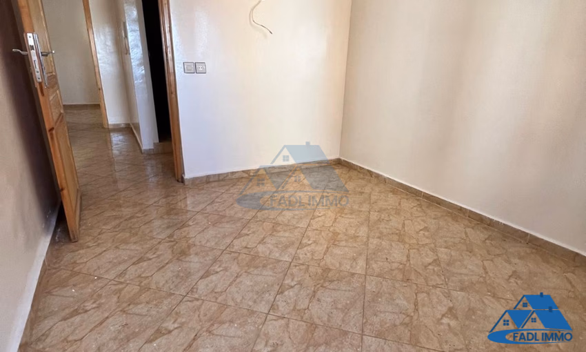 شقة للشراء في الطابق الثاني