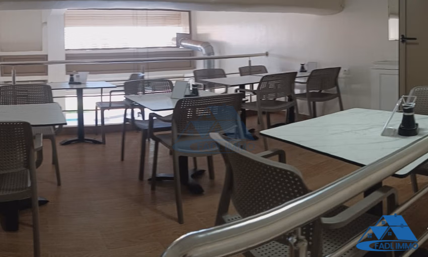 محل تجاري للشراء مع تراس محل تجاري للشراء مع تراس