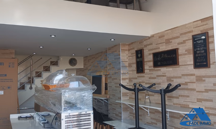 محل تجاري للشراء مع تراس محل تجاري للشراء مع تراس