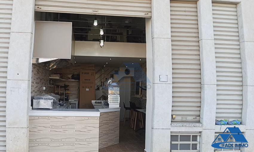 محل تجاري للشراء مع تراس محل تجاري للشراء مع تراس