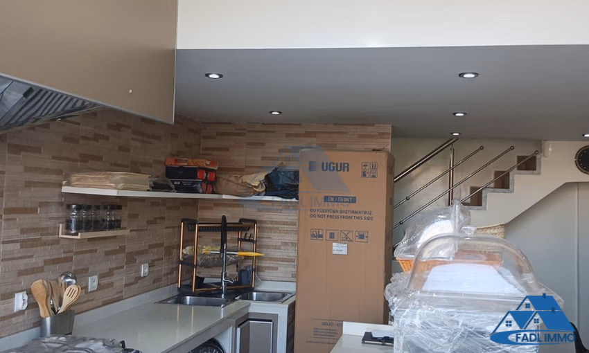 محل تجاري للشراء مع تراس محل تجاري للشراء مع تراس