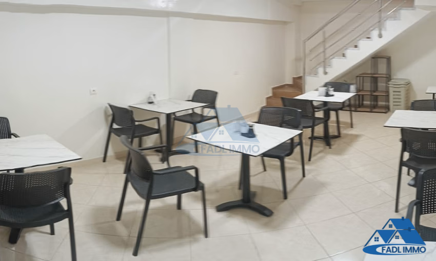 محل تجاري للشراء مع تراس محل تجاري للشراء مع تراس