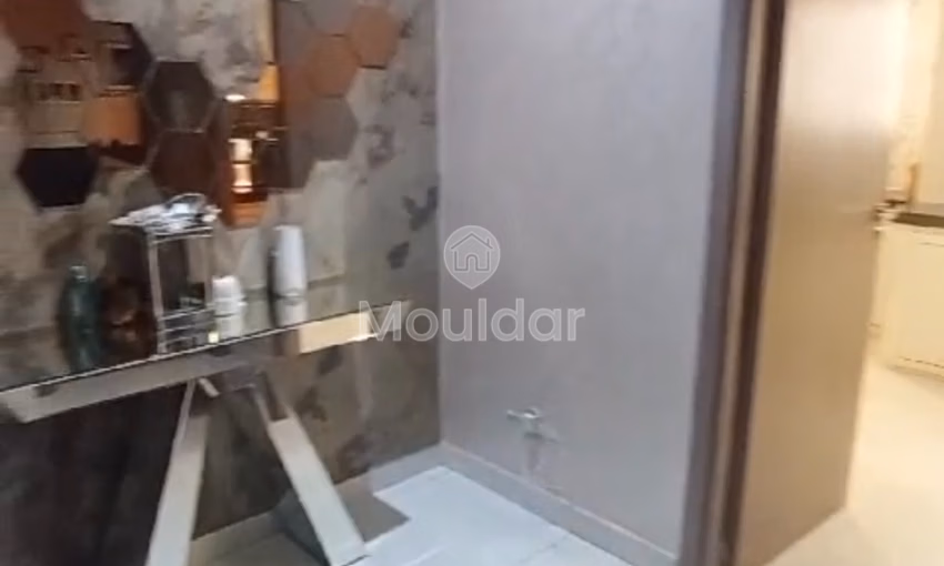 شقة للشراء مع تراس في الطابق الخامس