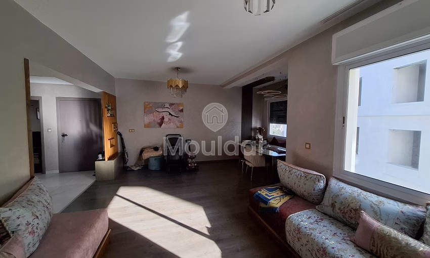 شقة للشراء مع تراس في الطابق الخامس