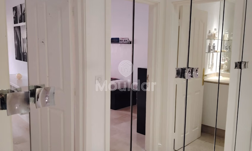 شقة للشراء مع موقف سيارات في الطابق الثالث