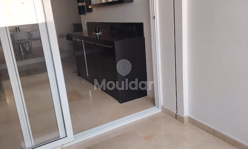 شقة للشراء مع موقف سيارات في الطابق الثالث