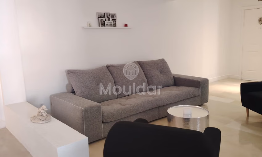 شقة للشراء مع موقف سيارات في الطابق الثالث