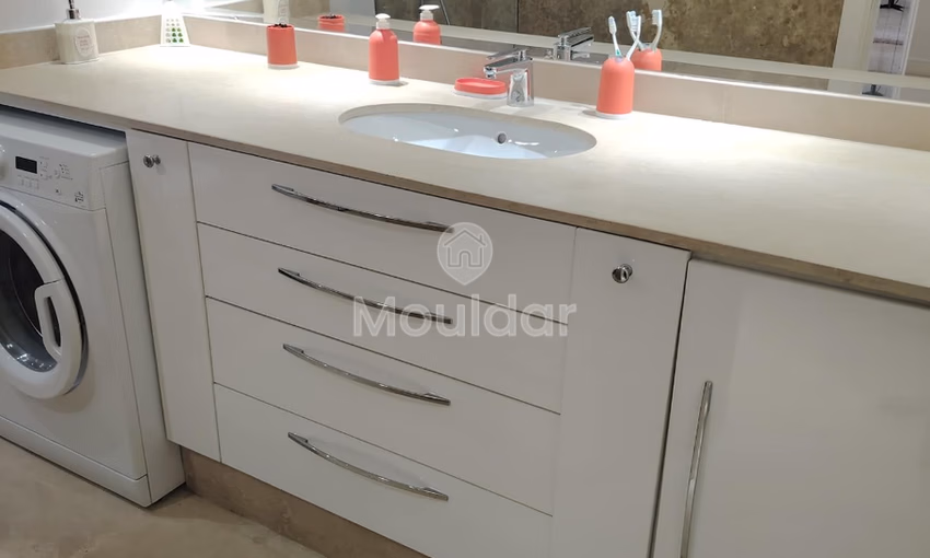 شقة للشراء مع موقف سيارات في الطابق الثالث