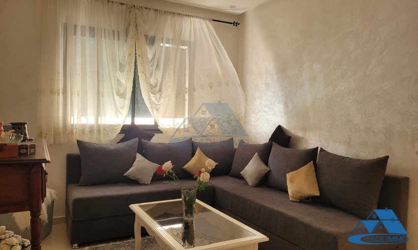 شقة للإيجار مع تراس في الطابق الثالث