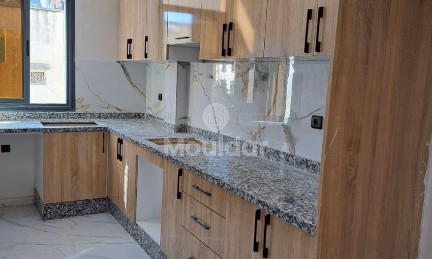 شقة جديدة للشراء في الطابق الأول شقة جديدة للشراء في الطابق الأول